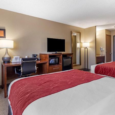 Comfort Inn & Suites Hays I-70 Εξωτερικό φωτογραφία