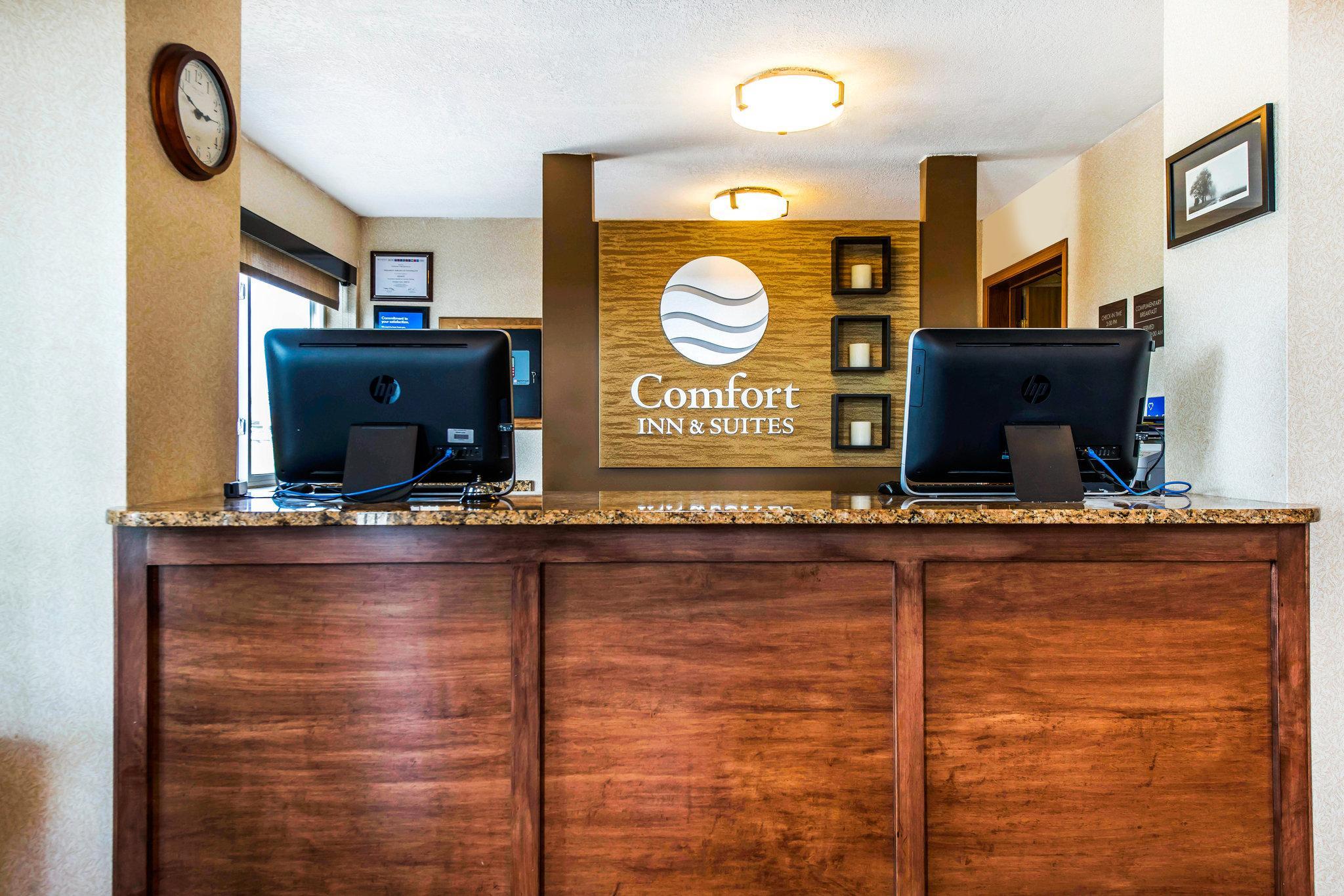 Comfort Inn & Suites Hays I-70 Εξωτερικό φωτογραφία