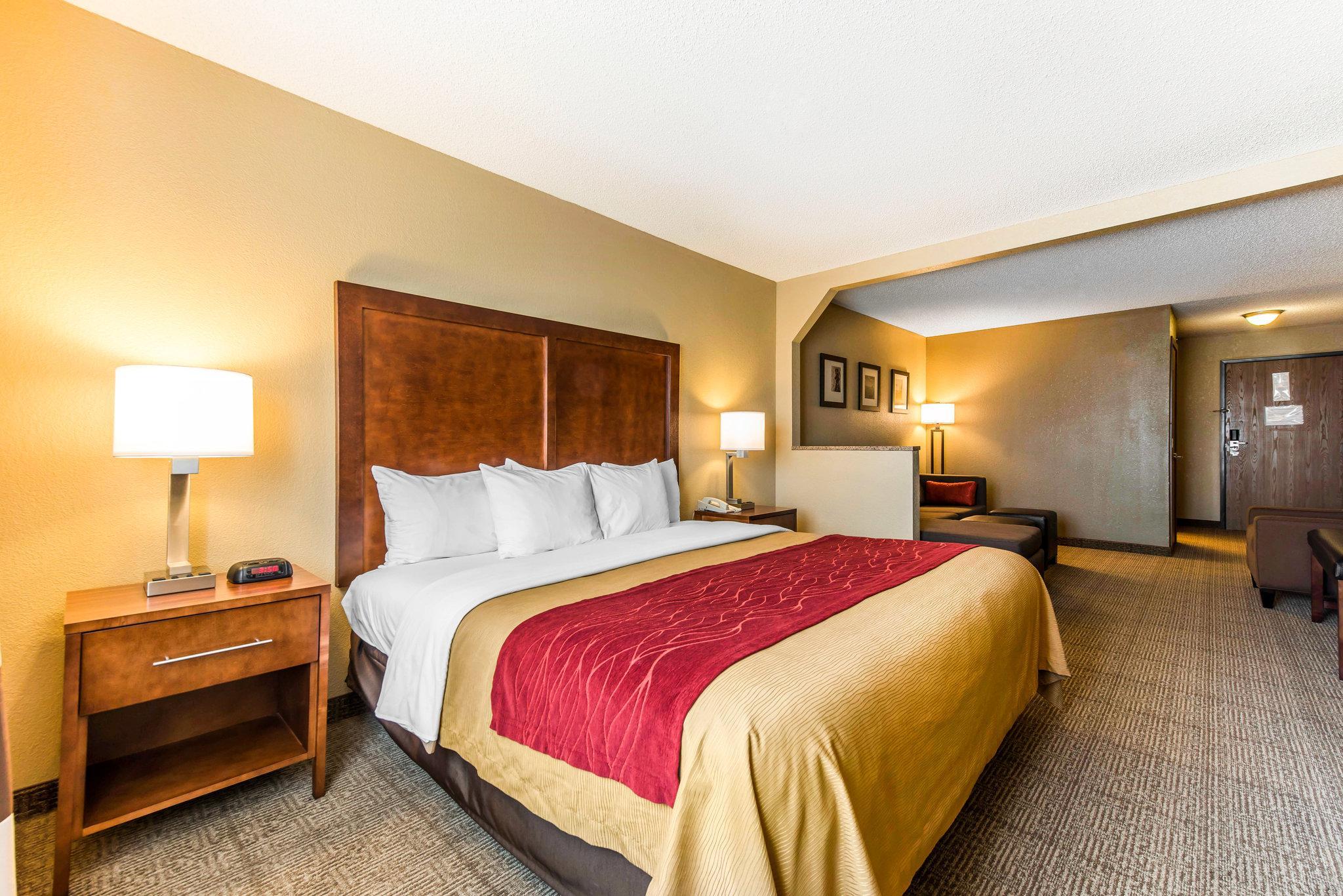 Comfort Inn & Suites Hays I-70 Εξωτερικό φωτογραφία
