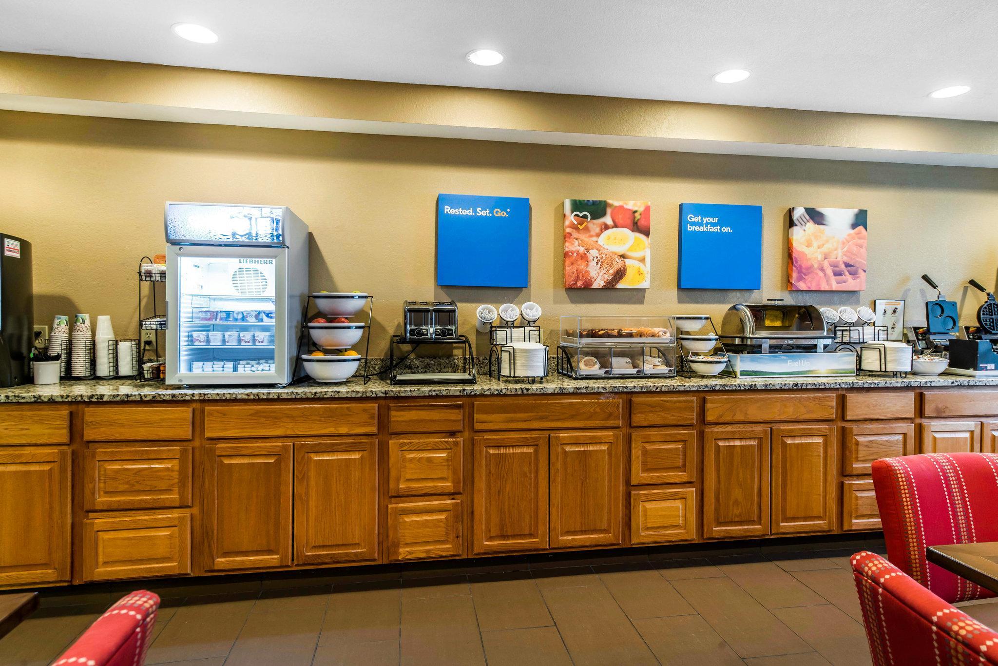 Comfort Inn & Suites Hays I-70 Εξωτερικό φωτογραφία