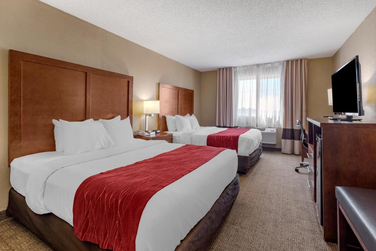 Comfort Inn & Suites Hays I-70 Εξωτερικό φωτογραφία