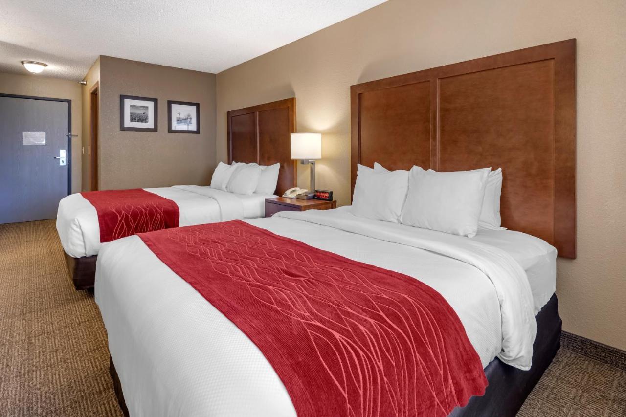 Comfort Inn & Suites Hays I-70 Εξωτερικό φωτογραφία