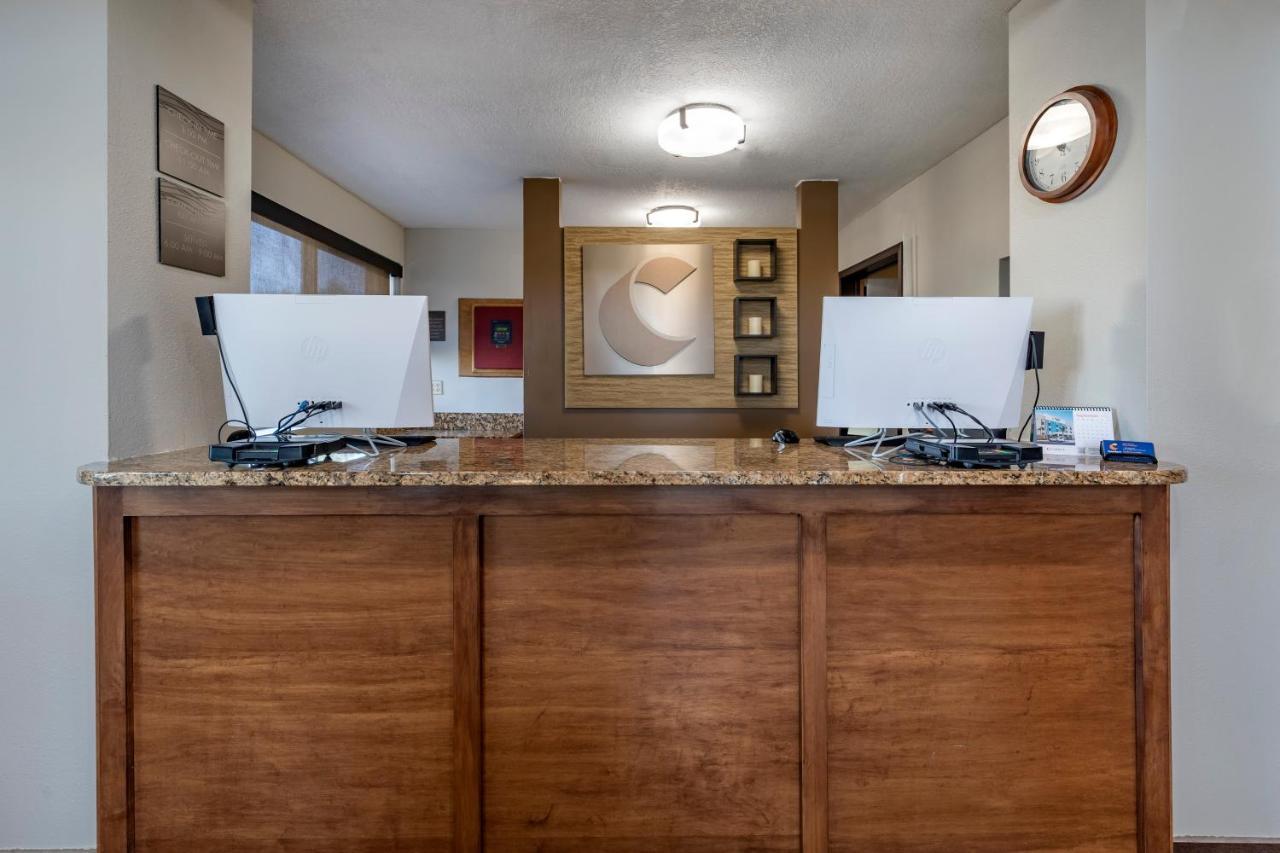 Comfort Inn & Suites Hays I-70 Εξωτερικό φωτογραφία