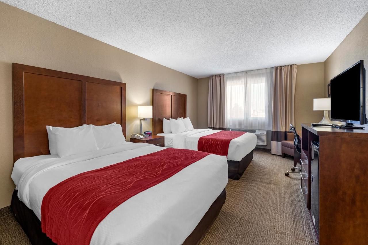 Comfort Inn & Suites Hays I-70 Εξωτερικό φωτογραφία