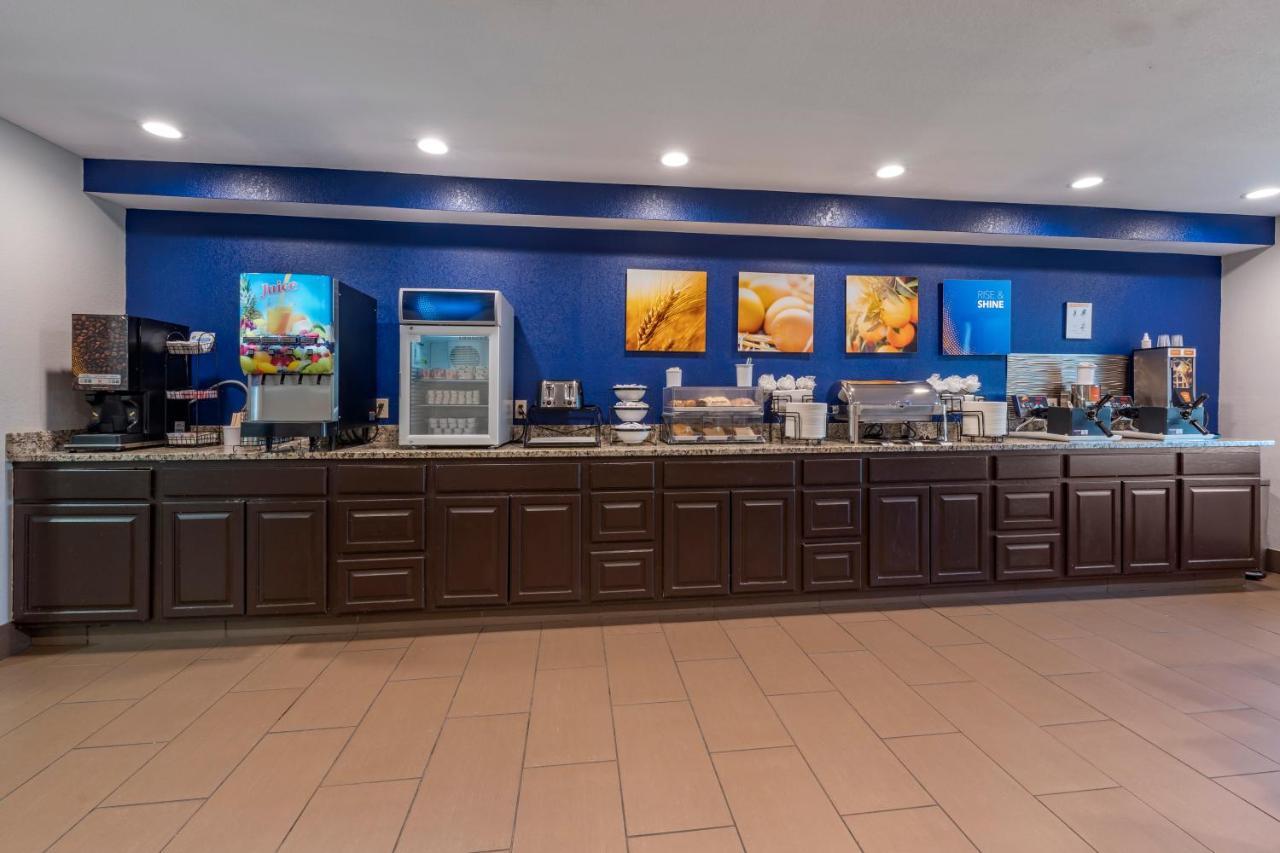 Comfort Inn & Suites Hays I-70 Εξωτερικό φωτογραφία