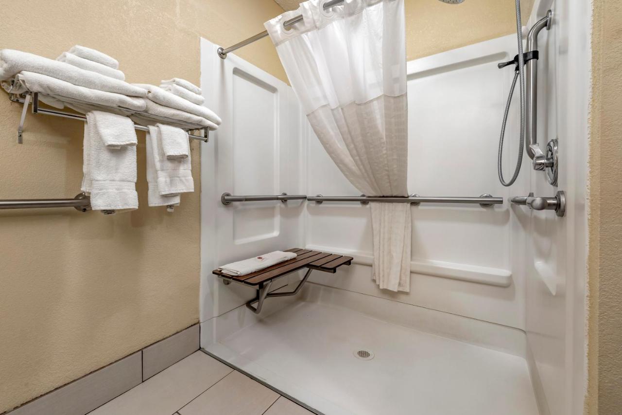 Comfort Inn & Suites Hays I-70 Εξωτερικό φωτογραφία