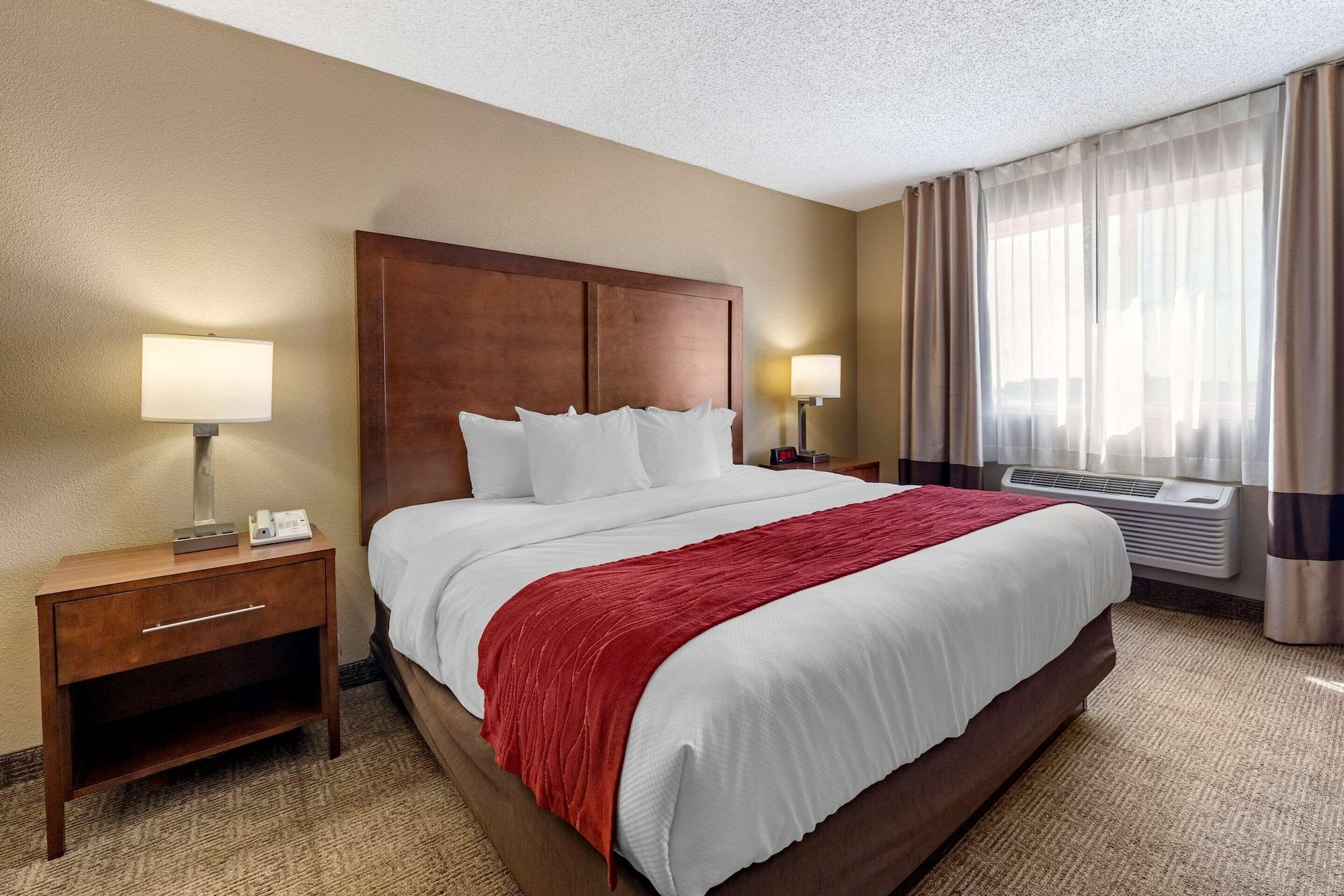 Comfort Inn & Suites Hays I-70 Εξωτερικό φωτογραφία