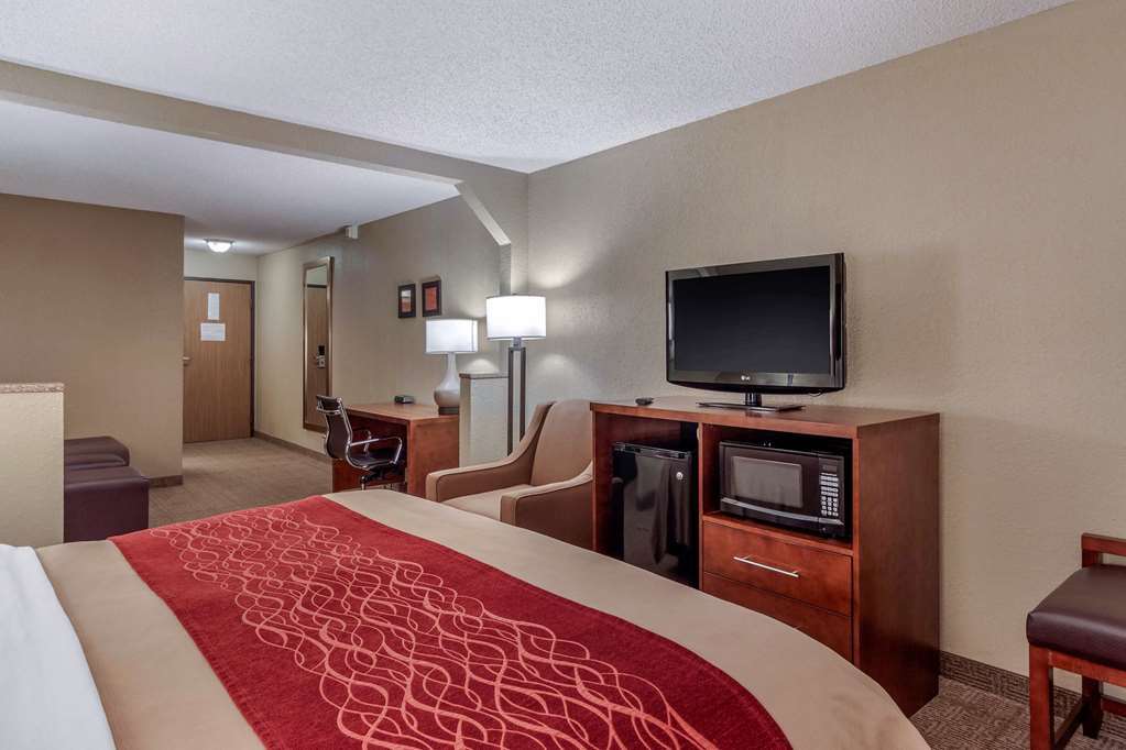 Comfort Inn & Suites Hays I-70 Δωμάτιο φωτογραφία