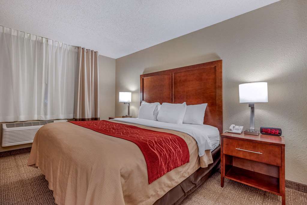 Comfort Inn & Suites Hays I-70 Δωμάτιο φωτογραφία