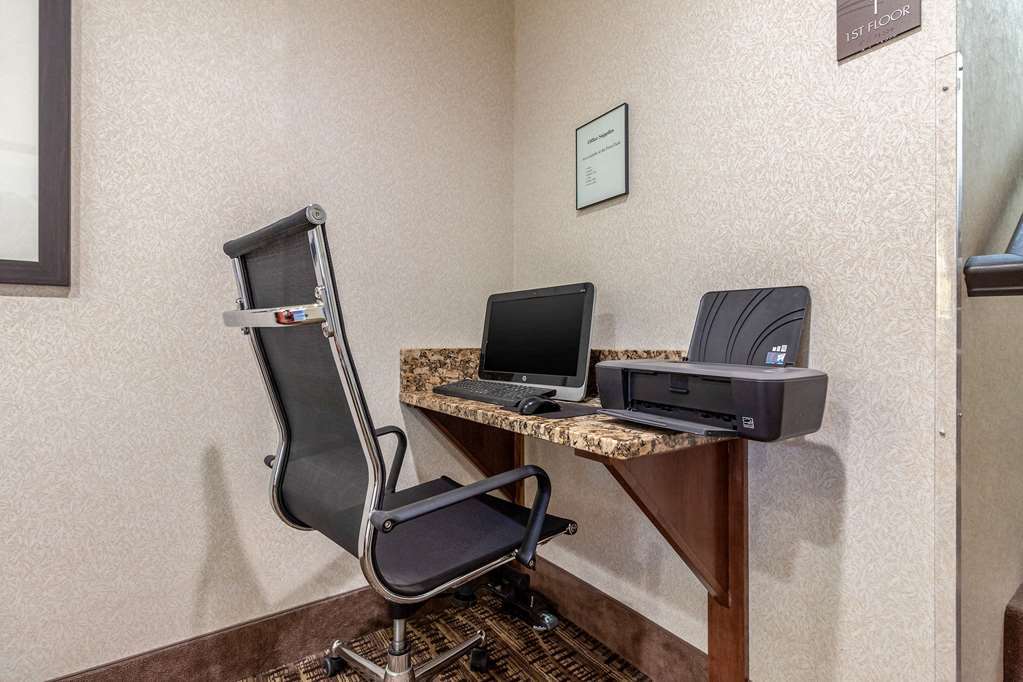Comfort Inn & Suites Hays I-70 Ανέσεις φωτογραφία