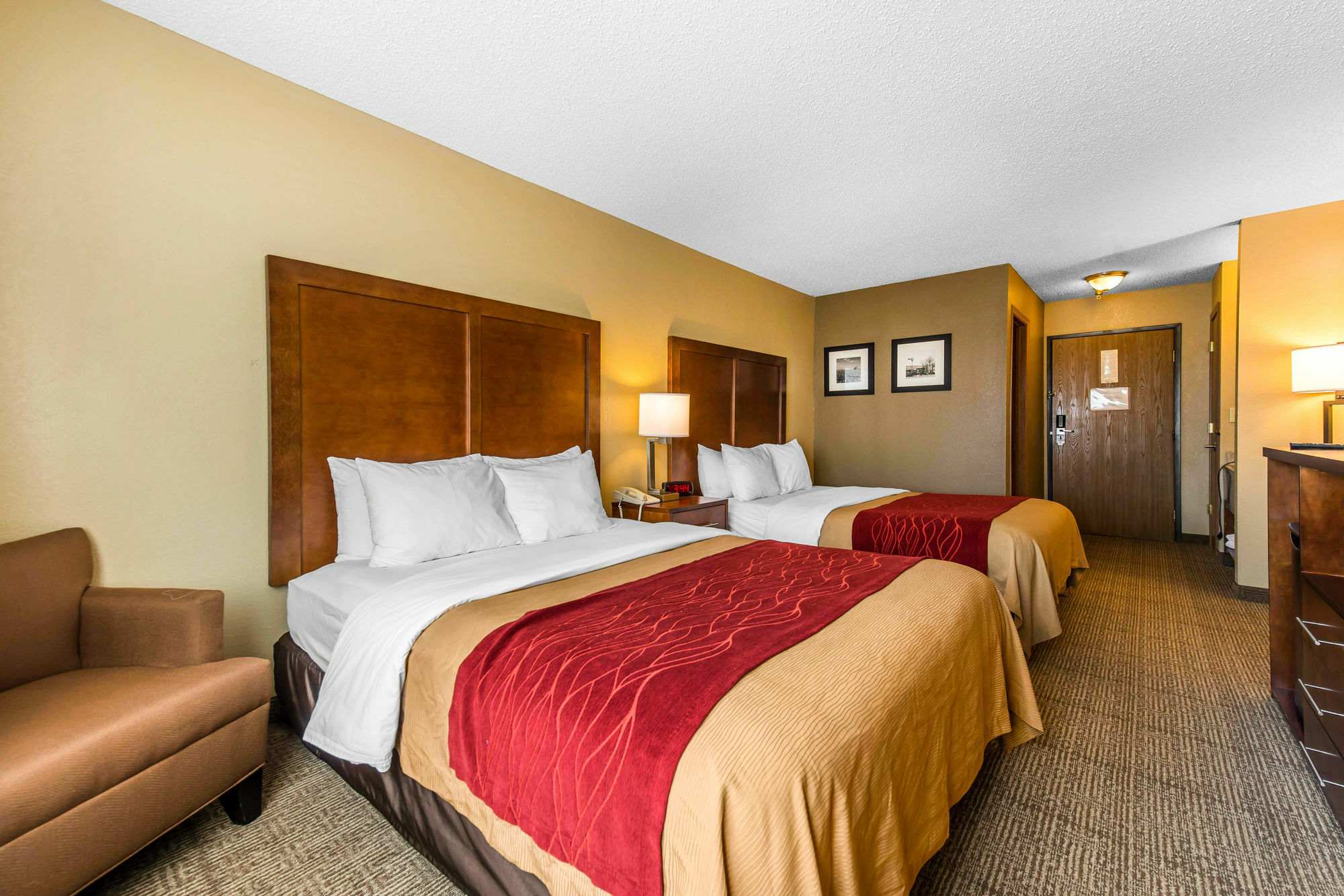 Comfort Inn & Suites Hays I-70 Εξωτερικό φωτογραφία